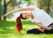 爱游戏网页版-橙蓝风暴与红色闪电，当迈凯伦碾过红牛王朝，勒克莱尔在废墟中点亮法拉利圣火