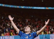 爱游戏官方-丹麦鏖战奥地利，莫德里奇扛起全队