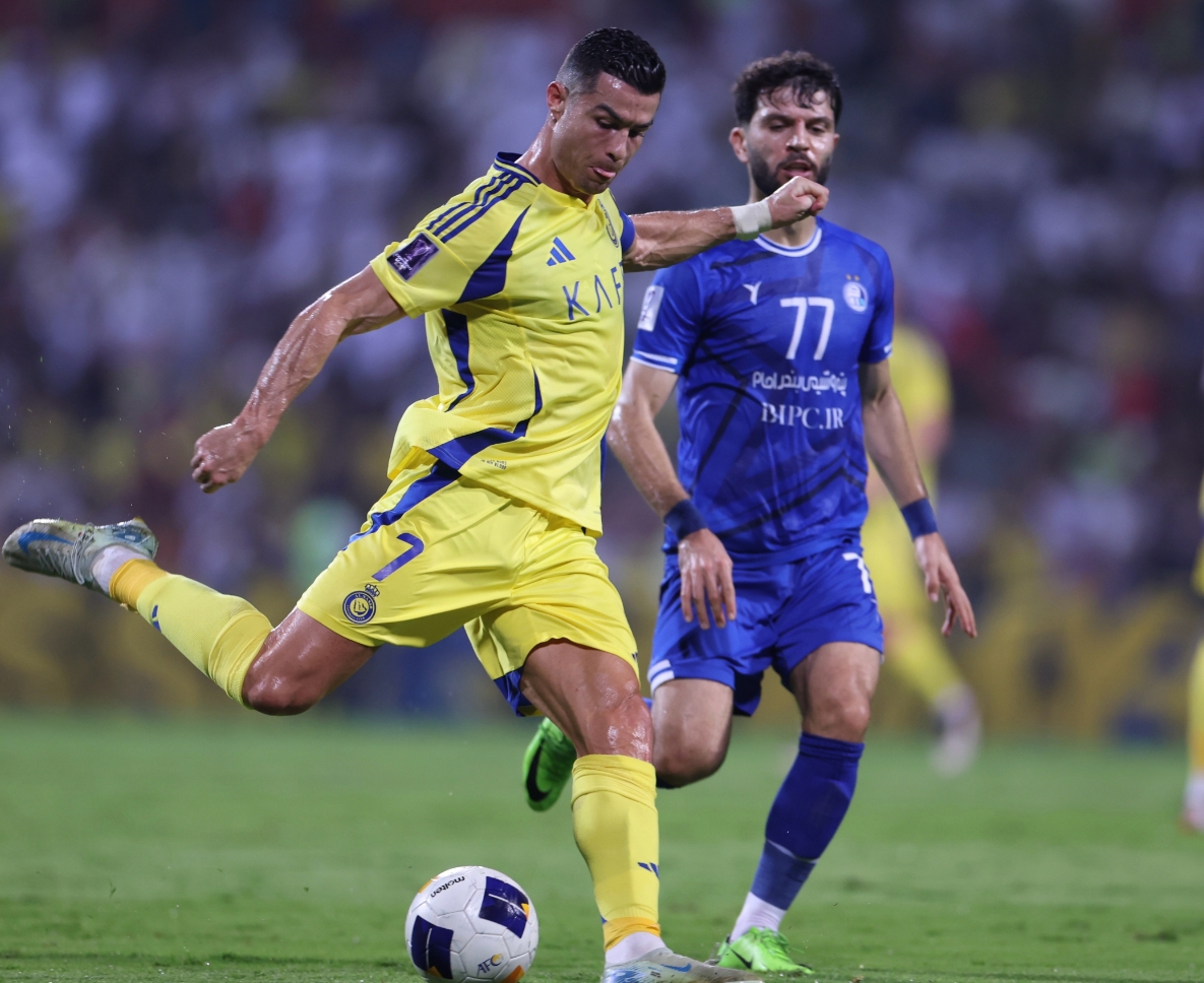 奥地利队鏖战德国队，波尔点燃赛场