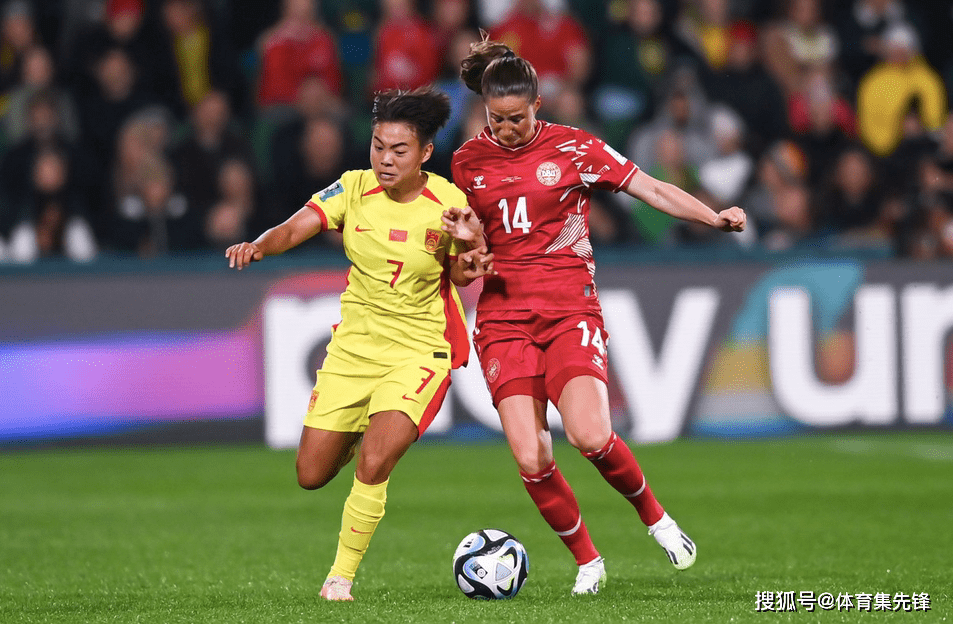 中国羽毛球队绝杀丹麦羽毛球队，马琳打破历史纪录