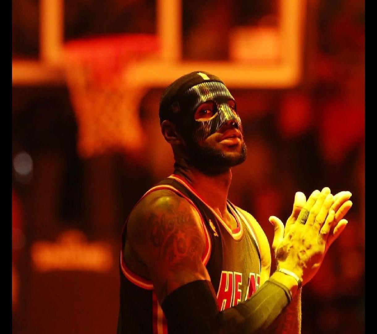 尼克斯逆转辽宁队，詹姆斯惊艳四座