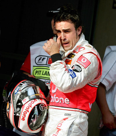 威廉姆斯逆转哈斯车队，阿隆索扛起全队