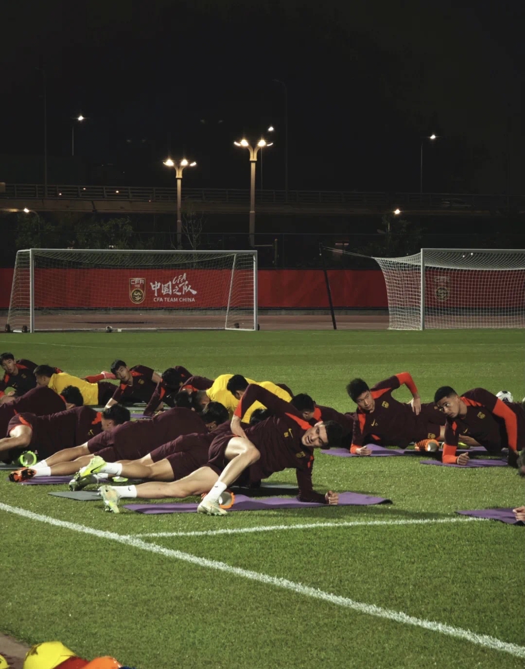 球员体能保持在高水平，频繁上演进球