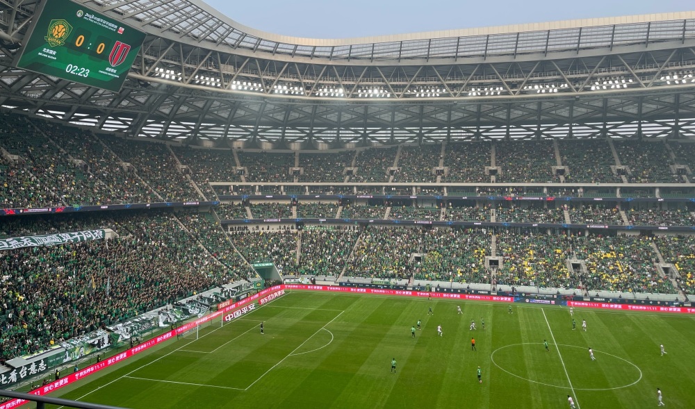 法兰克福球队大获全胜，积分榜攀升