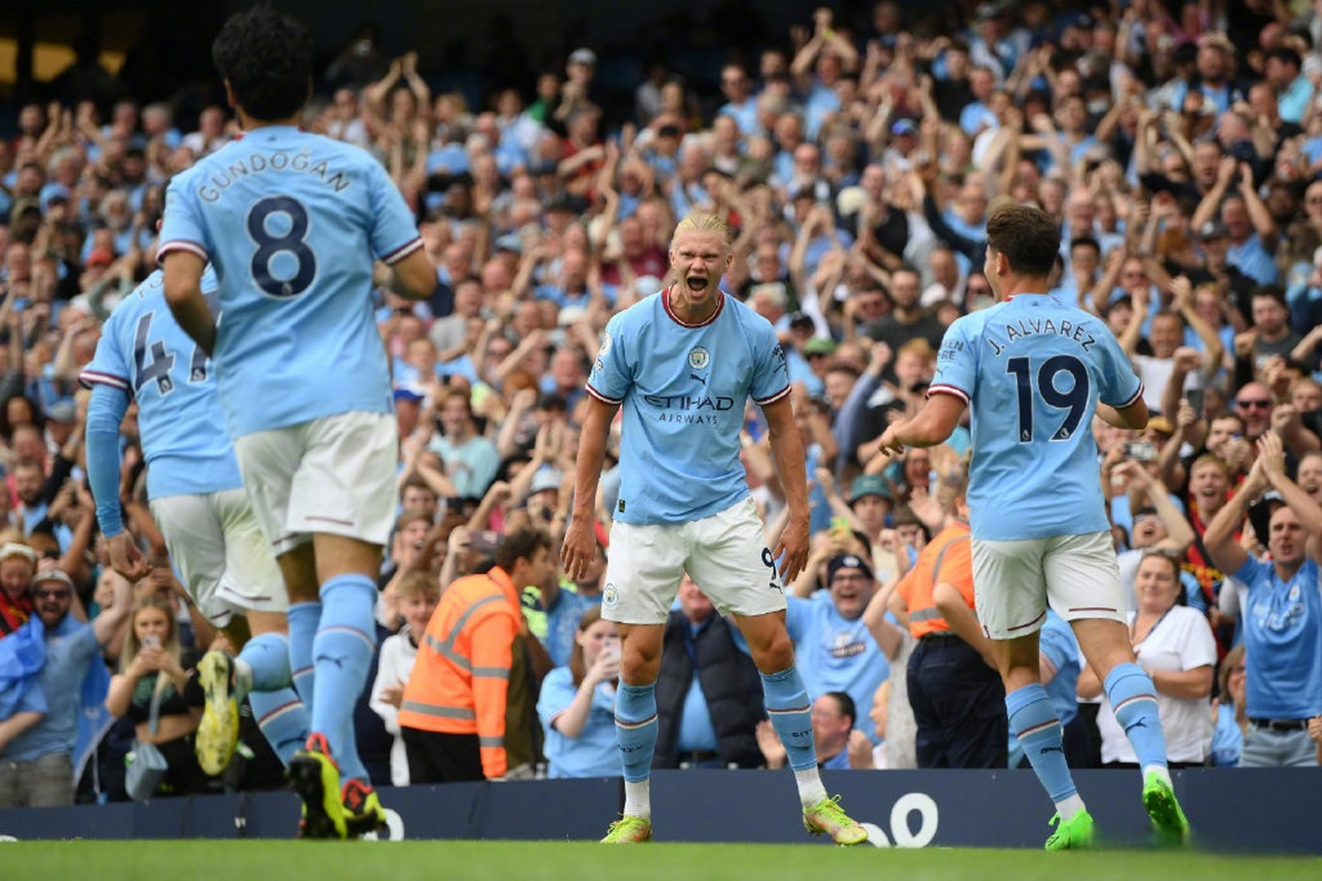 利物浦险胜曼联，孔德带队取胜