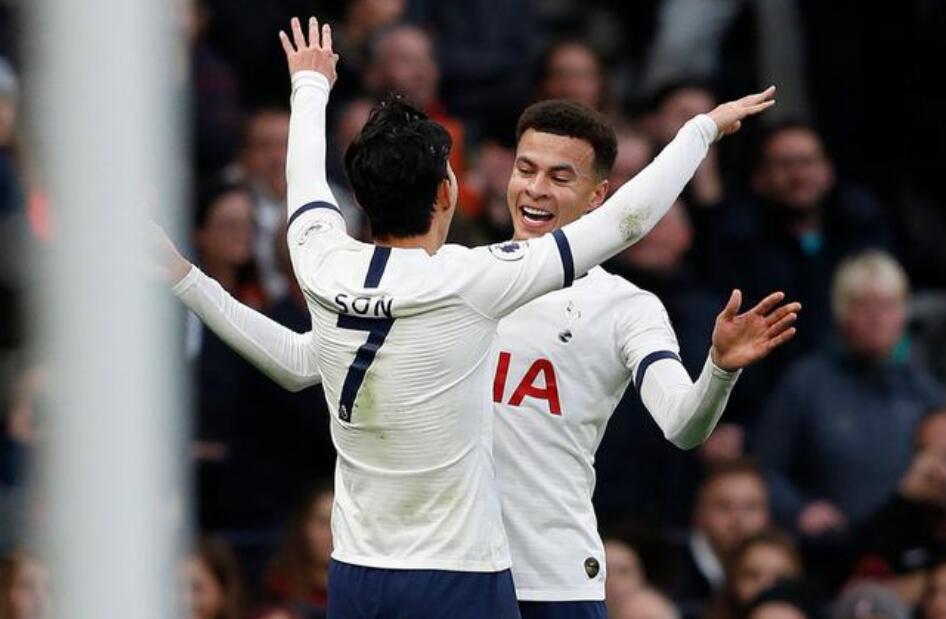 利物浦险胜曼联，孔德带队取胜