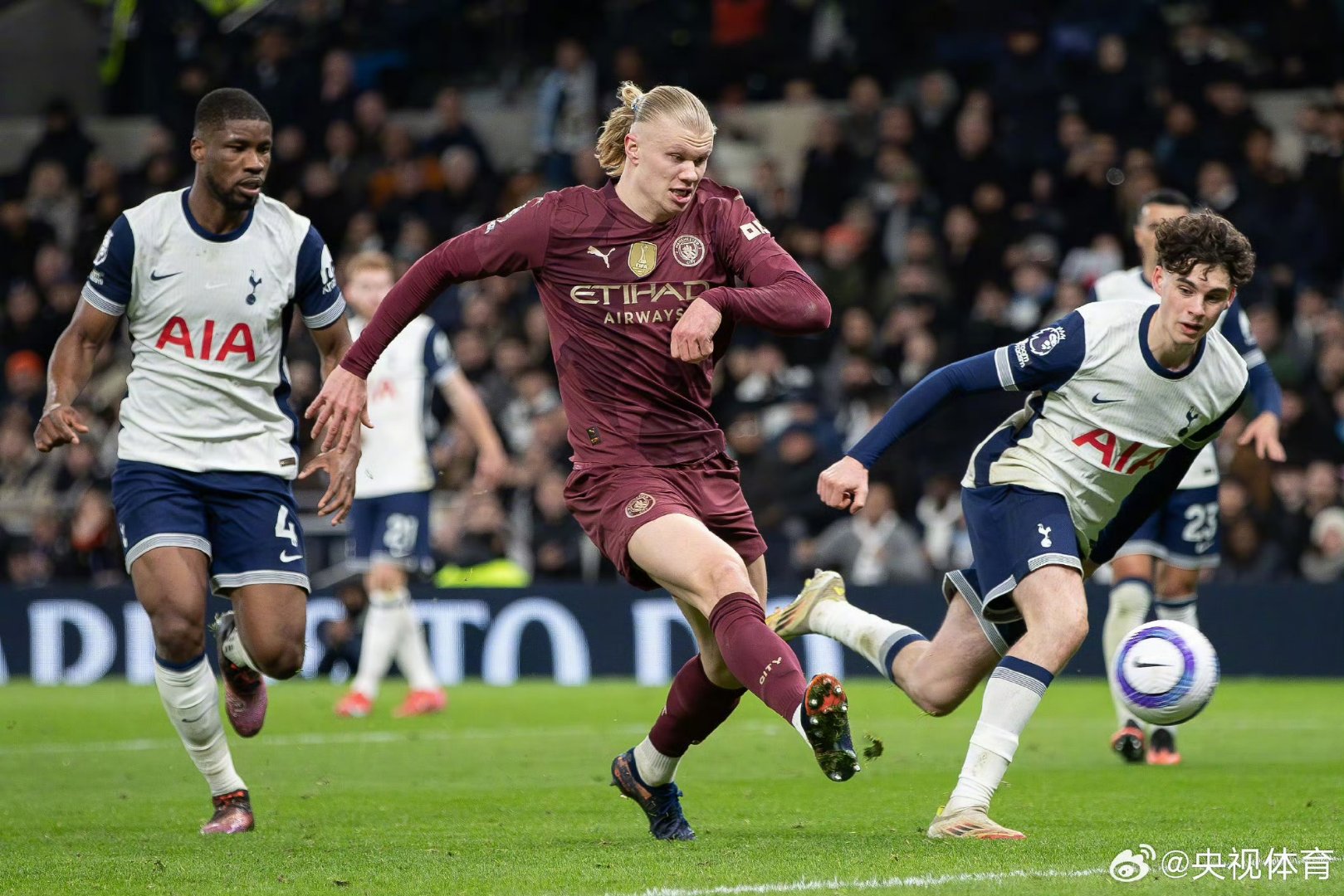 曼城客场不敌，遭遇联赛失利