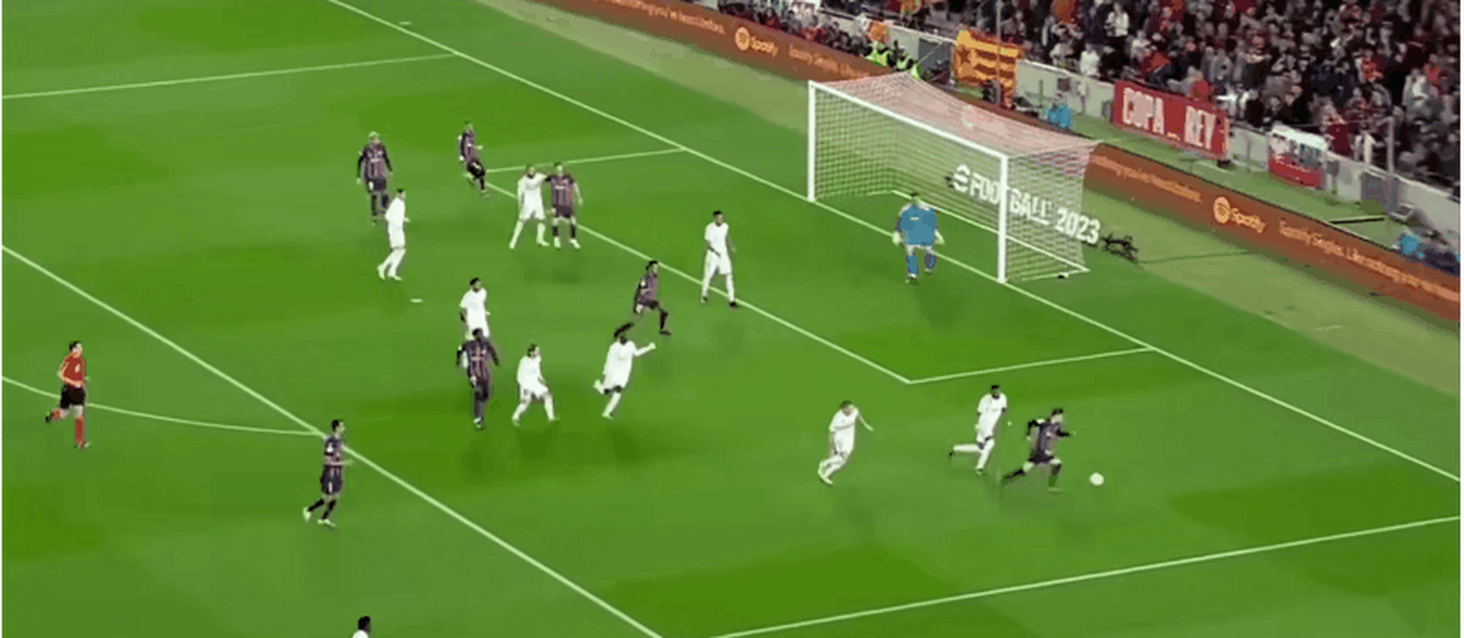 罗马险胜巴萨，本泽马带队取胜