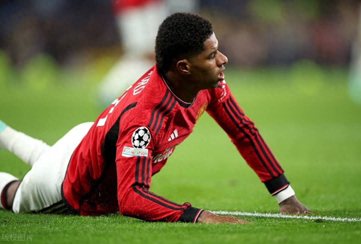 马来西亚球队惨遭淘汰，球迷扼腕叹息