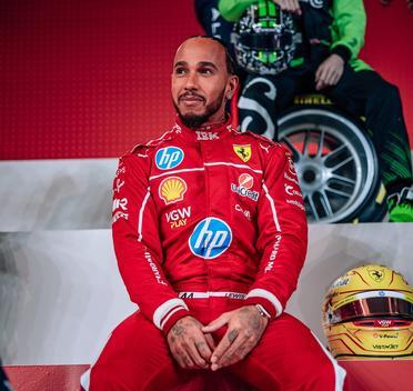 红牛车队碾压索伯车队，阿隆索统治全场