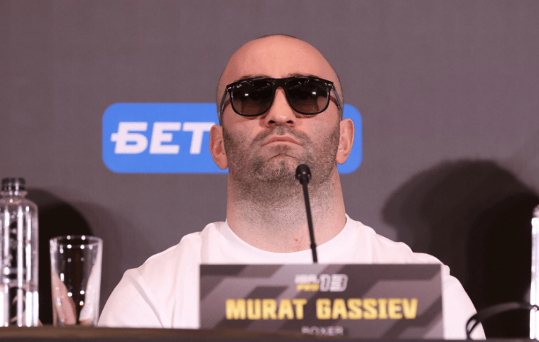 阿联酋拳击选手力克对手,闯入四强 阿联酋拳击选手力克对手,闯入四强